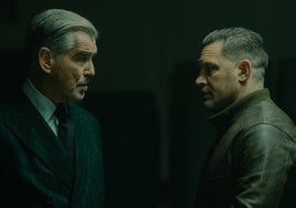 Pierce Brosnan frente a Tom Hardy en 'Tierra de mafiosos'.