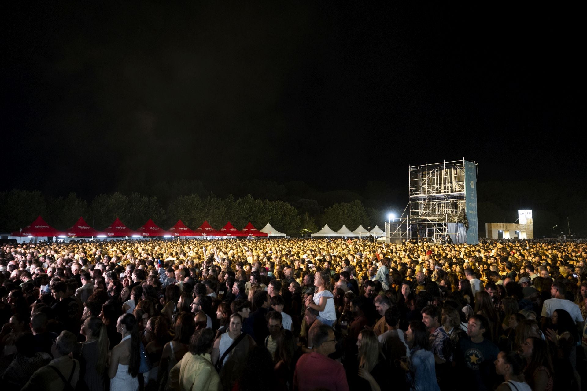 Leiva y sus incondicionales de la campa
