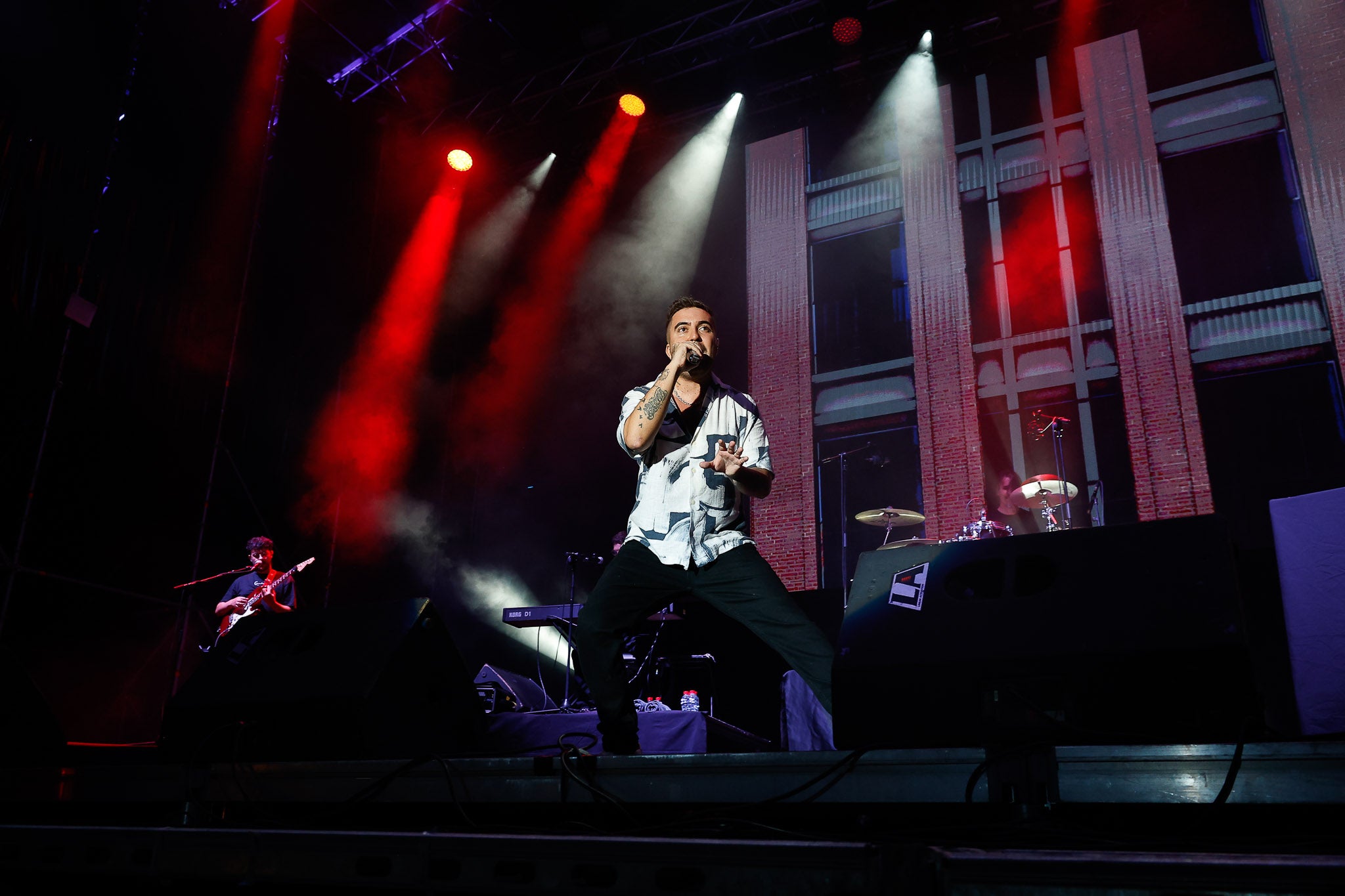 Beret animó al público con brazos y palmas.