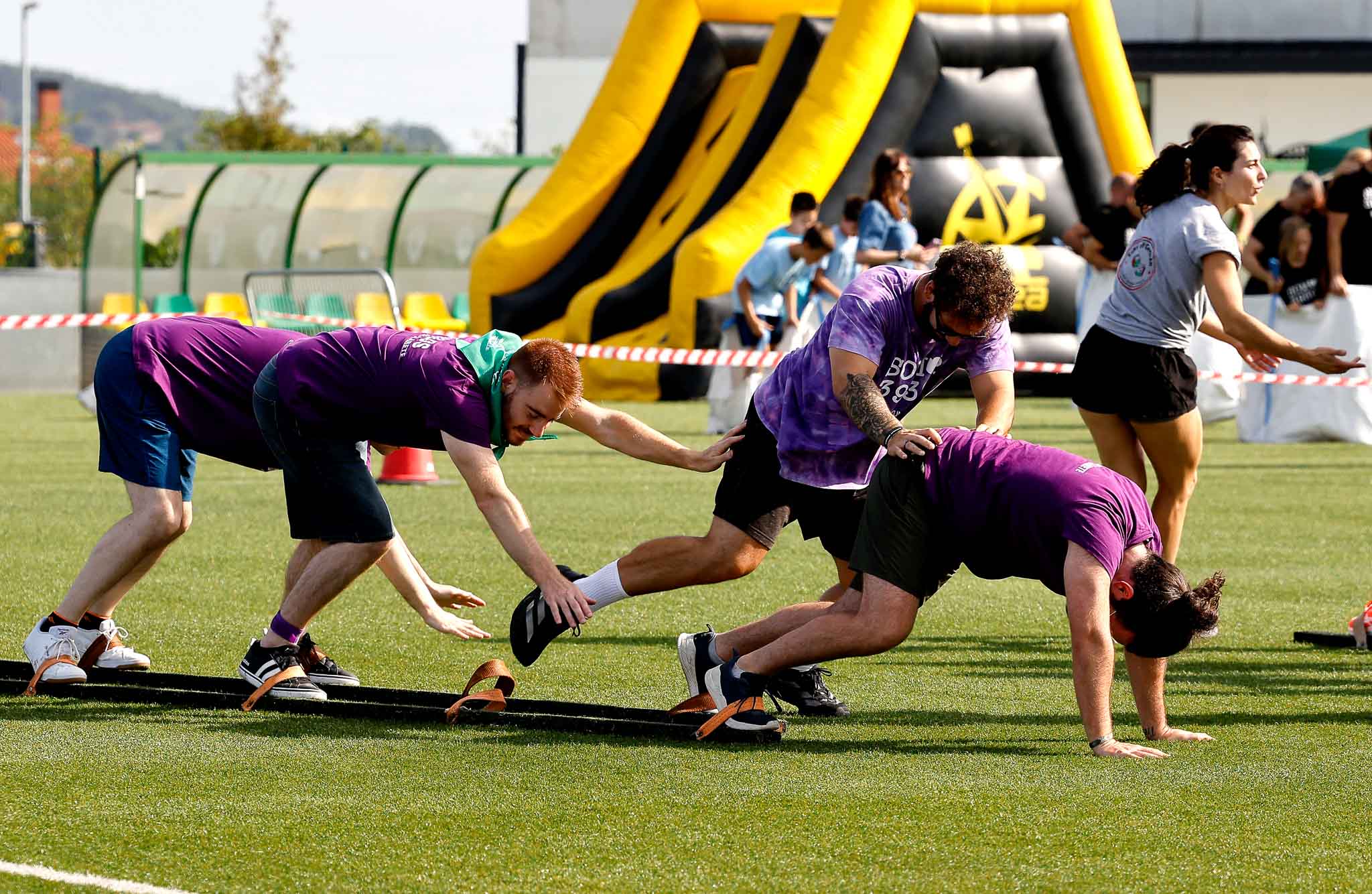 El trabajo en equipo fue fundamental entre los equipos. 
