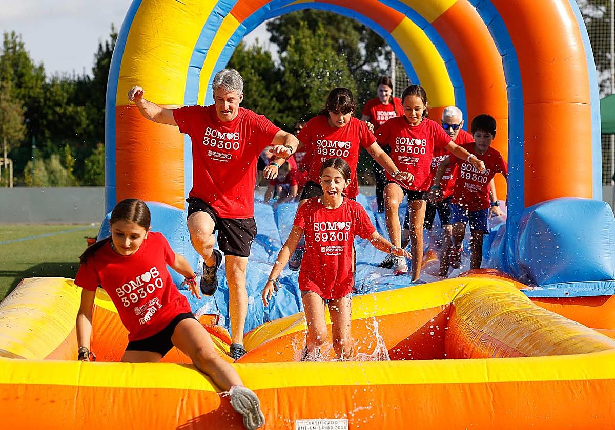 Grandes y pequeños han participado en la Gincana.