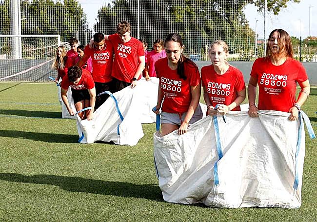 No faltaron las típicas carreras de sacos.