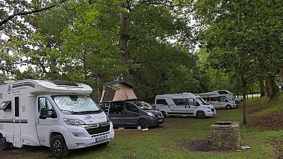 La Braña del Mozucu, en Udías, de merendero a camping ilegal