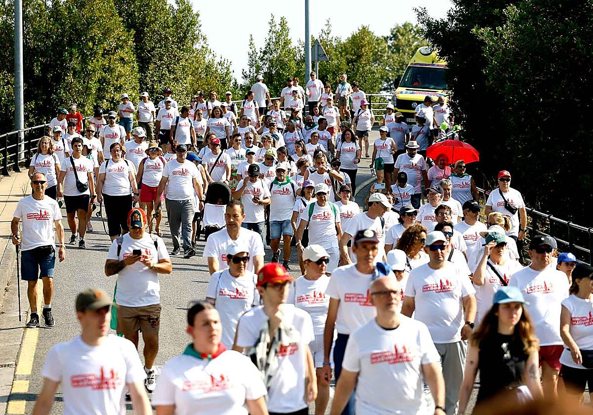 Participantes en la Marcha Bulevar Ronda.