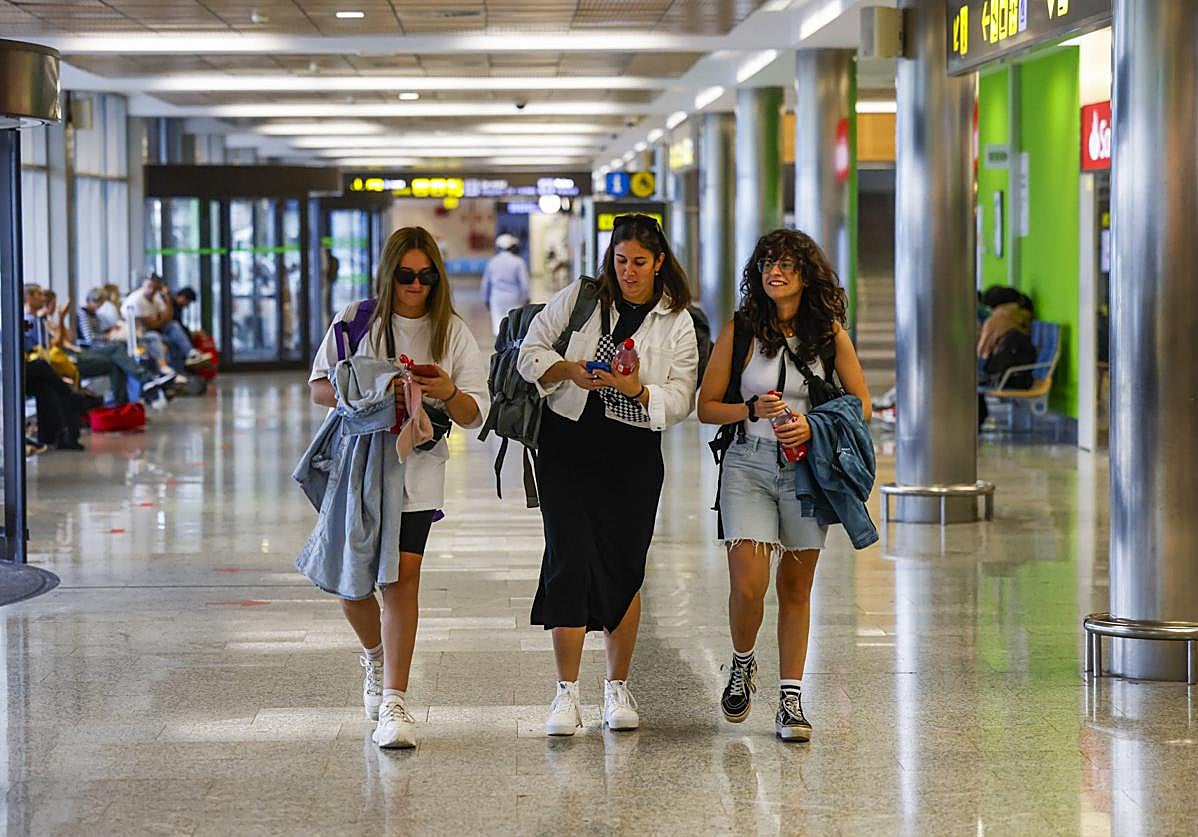 Pasajeras por el Seve Ballesteros.