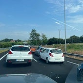 Decenas de vehículos permanecen atrapados en el embudo formado a la entrada de Polanco