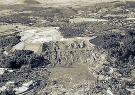 Foto antigua de la Real Compañía Asturiana de Minas de Reocín, de agosto de 1960, tomada tras la rotura del dique de la mina