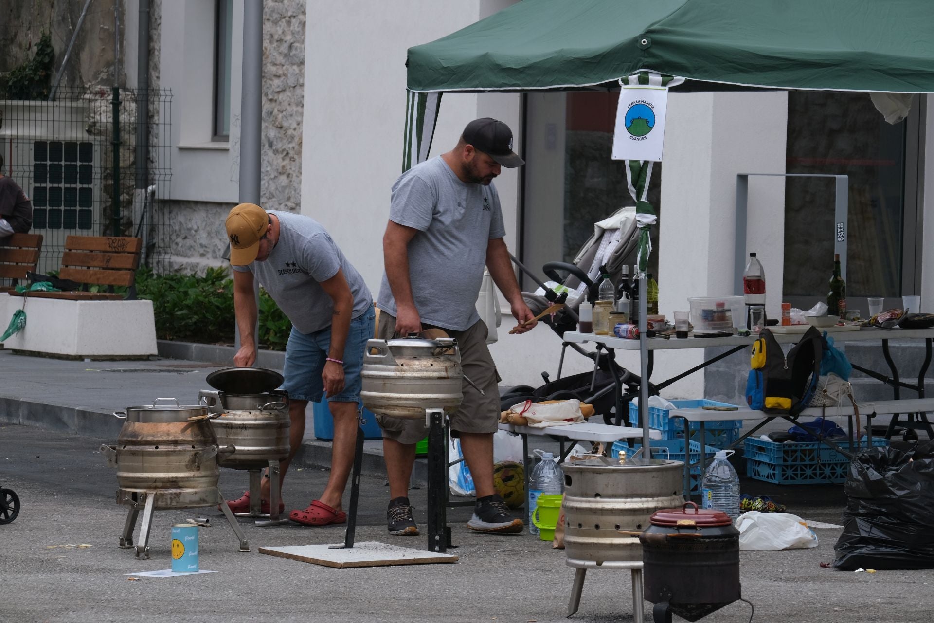 Preparación de las ollas.