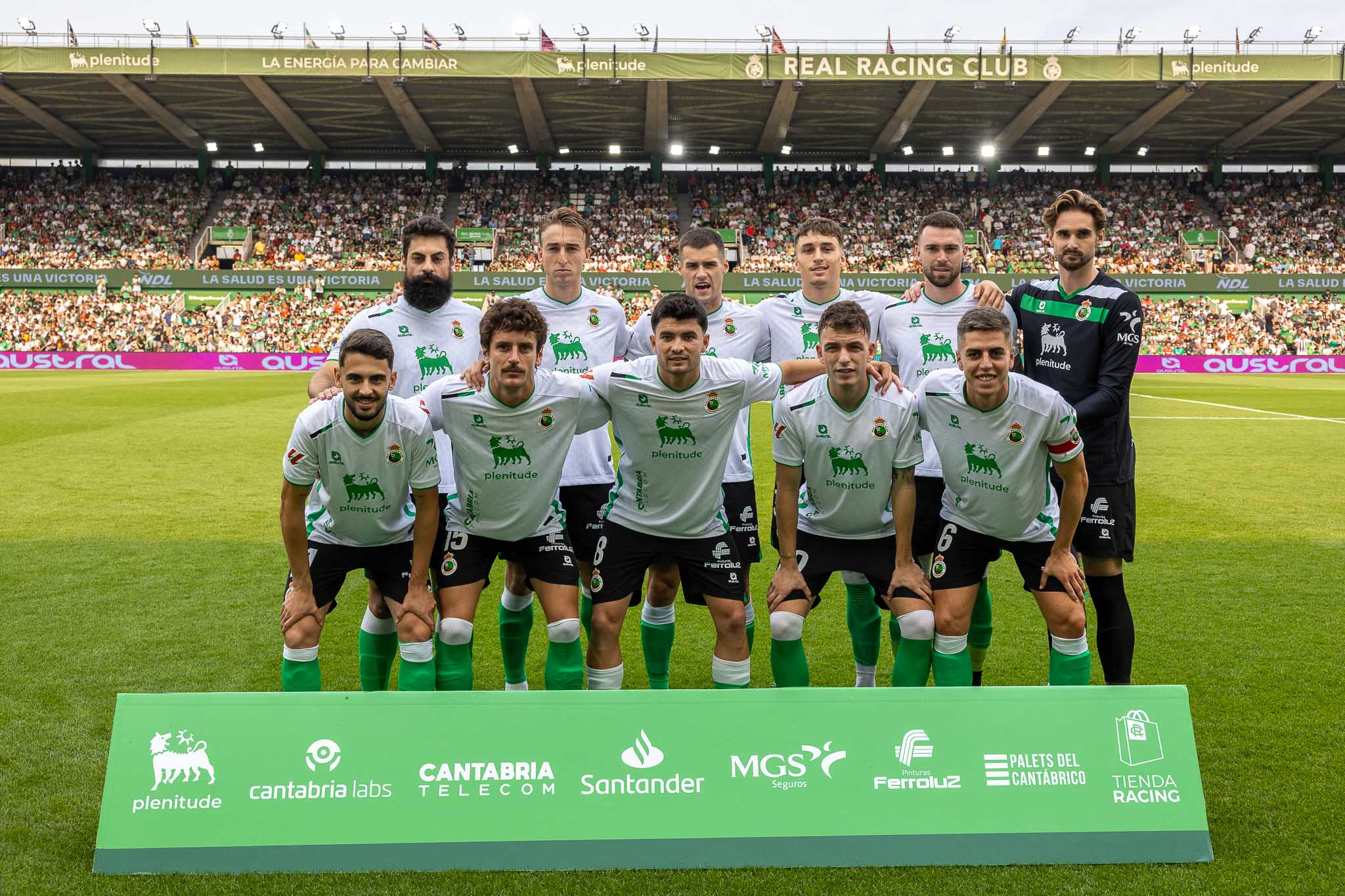 Once inicial del Racing. Arriba, Villalibre, Javi Castro, Mantilla, Salinas, Manu Hernando, Ezkieta. Abajo, Andrés Martín, Marco Sangalli, Aldasoro, Íñigo Vicente e Íñigo Sainz-Maza. 