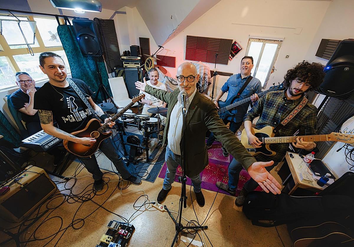 Félix Álvarez estará hoy en el Festival de las Naciones con Poca Broma.