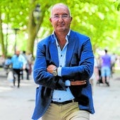 El secretario general de Coercan, Gonzalo Cayón, posa en la Alameda de Oviedo de Santander.