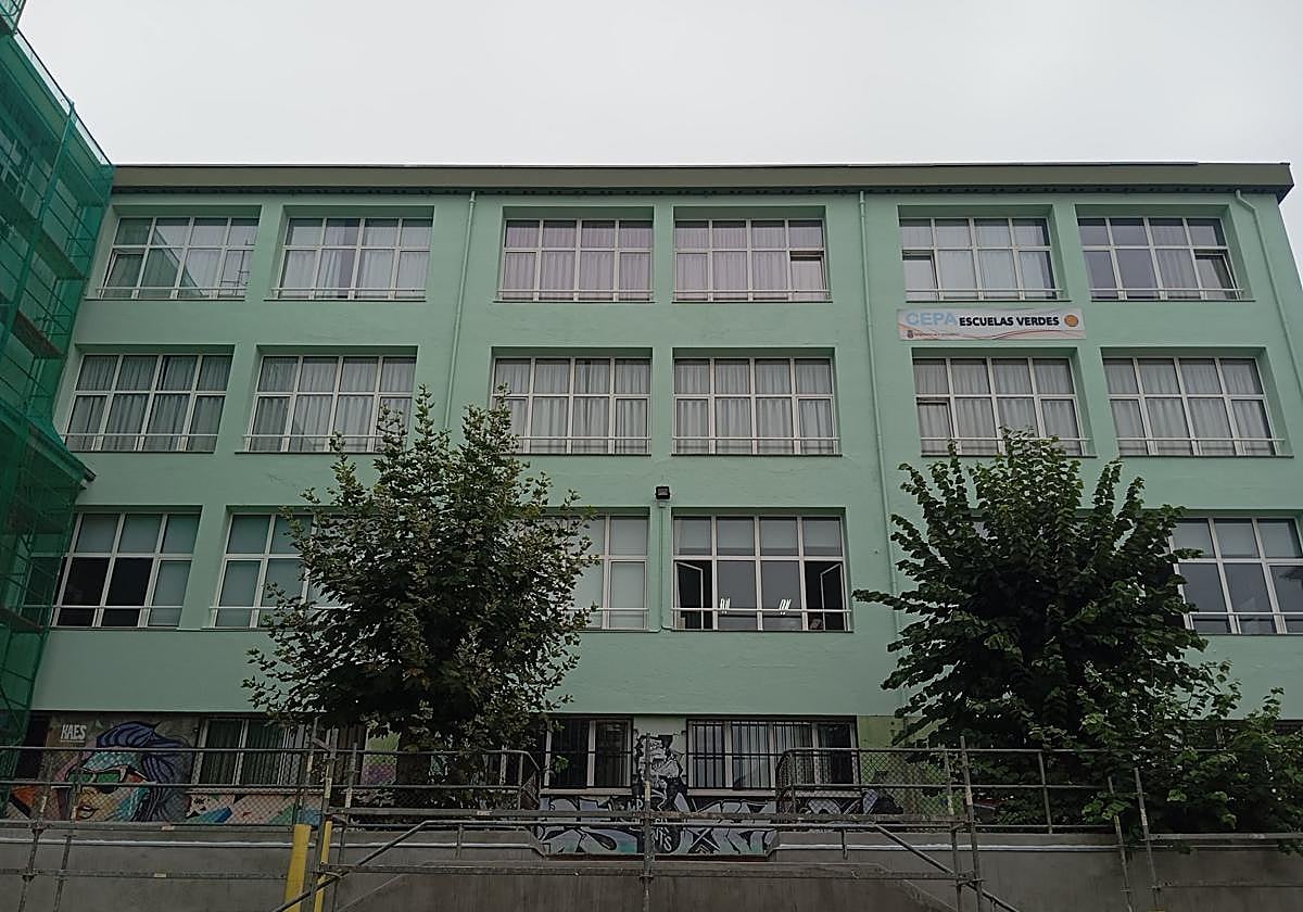 Tras la rehabilitación de la fachada, se intervendrá el patio del edificio por artistas urbanos en un mural «libre, pero coordinado».