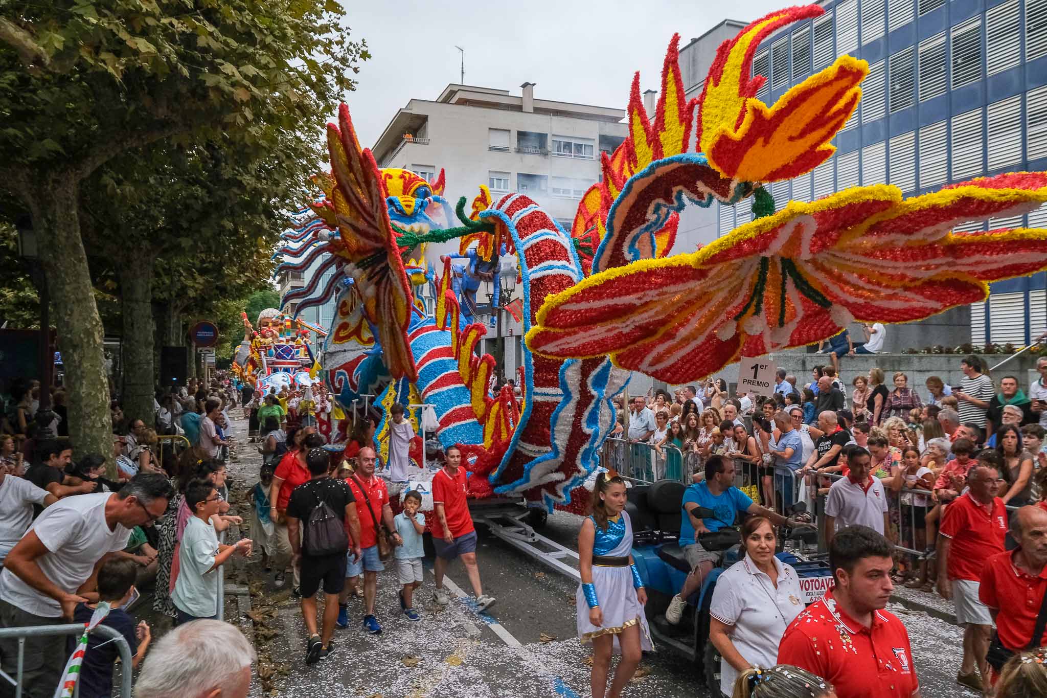 'Pandora', de la empresa Francis 2, durante el desfile de la Gala Floral en la Avenida de España. 