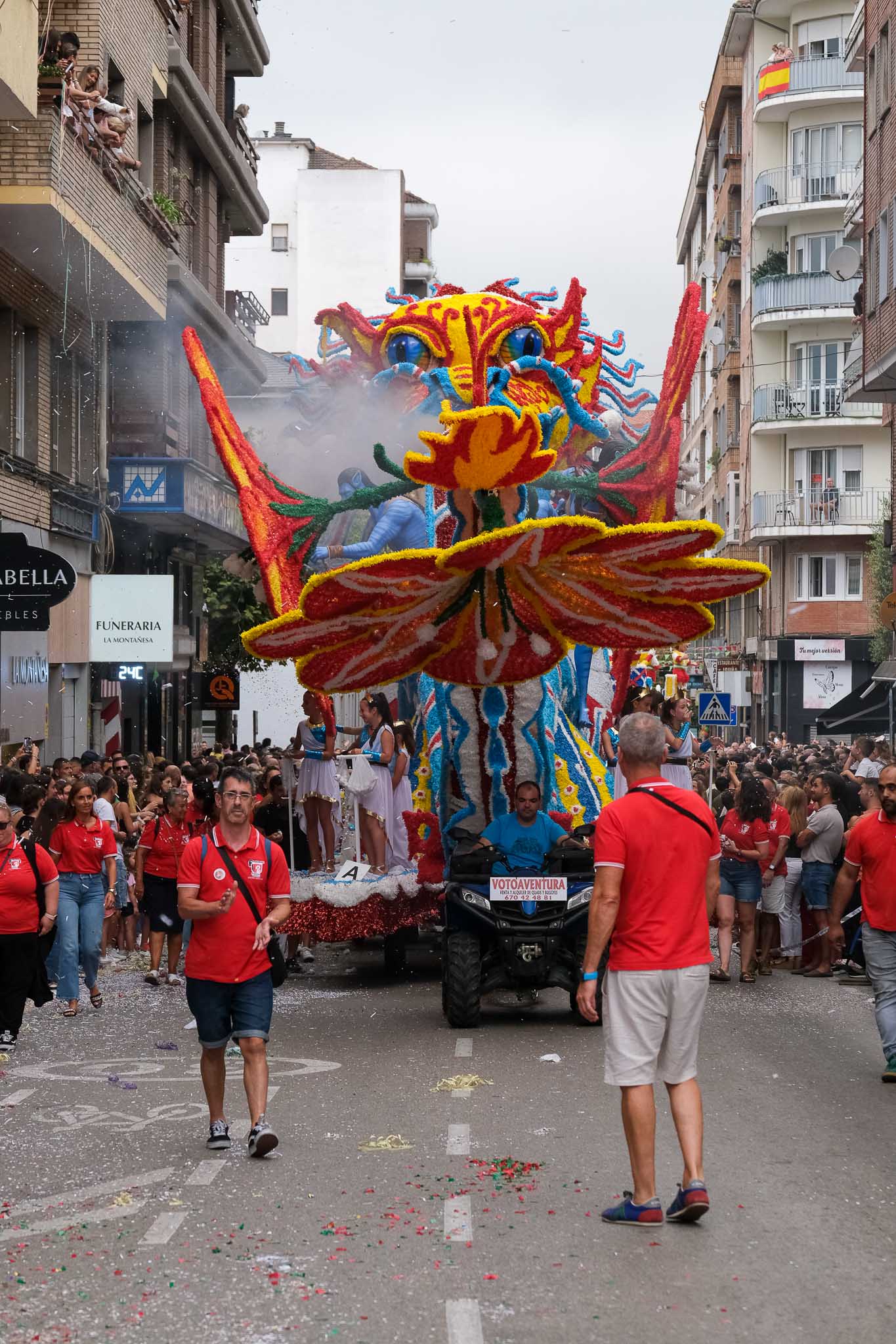 Una espectacular flor, carta de presentación de la carroza 'Pandora', de Francis 2. 