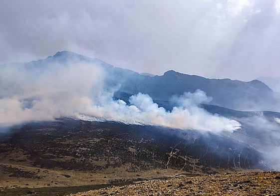 Uno de los puntos de entrada del fuego en Cantabria fue la zona entre Vegarrubia y Robadorio.