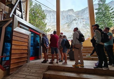 El teleférico de Fuente Dé y el Hotel Áliva retoman su actividad tras el cierre preventivo de tres días por los incendios