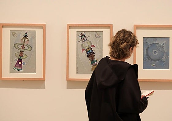 'Maruja Mallo: Máscara y compás', una exitosa muestra, afronta sus últimas semanas de apertura al público.