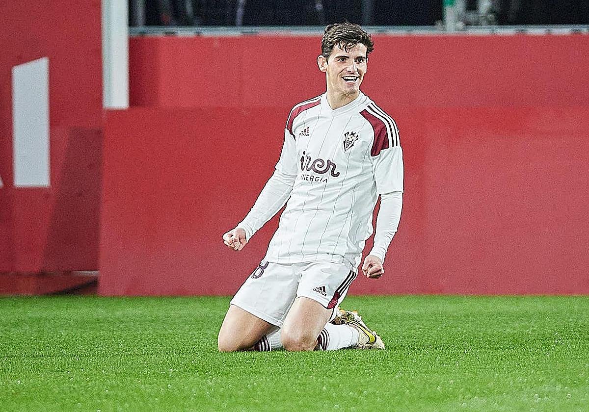 Riki, durante un partido de la pasada temporada con el Albacete.