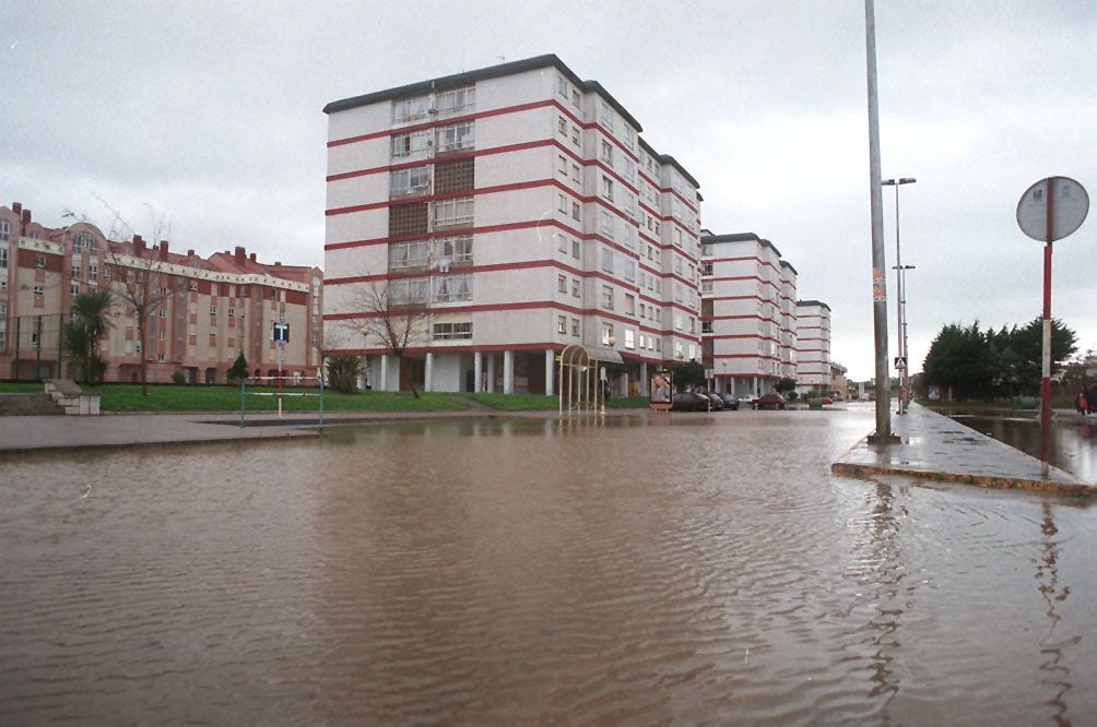 La avenida del Deporte se inundó en 1996 después de una fuerte tromba de agua