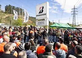 Manifestación de trabajadores en Bridgestone previa al ERE.