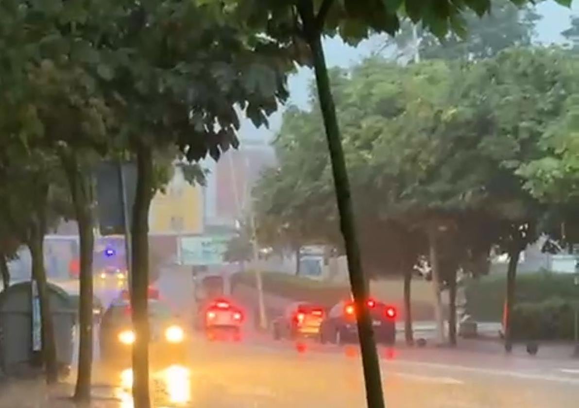 «Vimos como se inundaba poco a poco la calle del hospital Valdecilla»