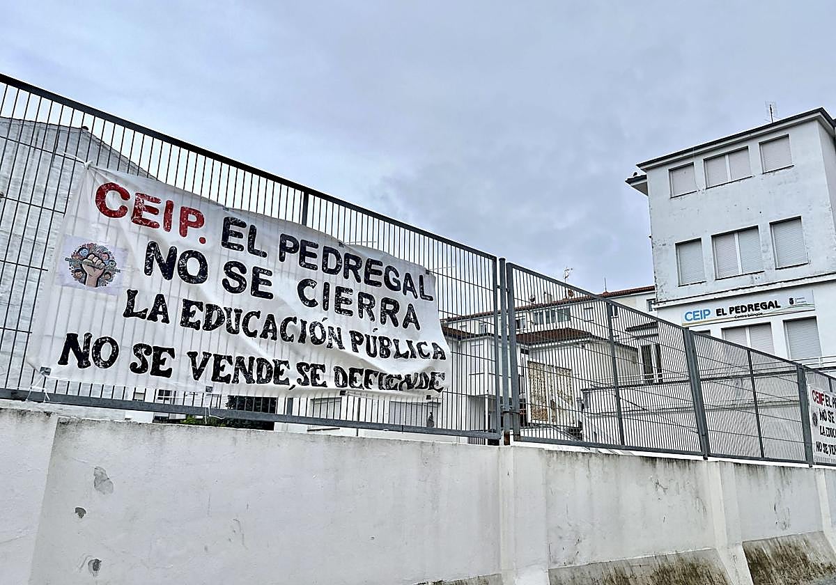 Fachada del CEIP El Pedregal de Castro Urdiales, que permanecerá cerrado.