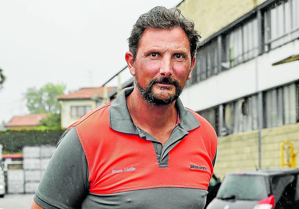El nuevo representante de los trabajadores de Bridgestone, en las instalaciones fabriles de Reocín.
