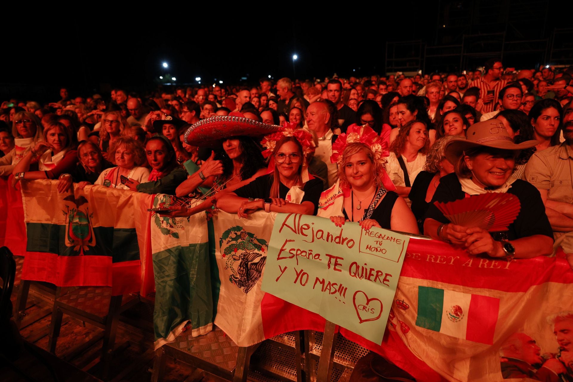 Las mejores imágenes del concierto de Alejandro Fernández en la Virgen del Mar