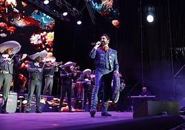 Las mejores imágenes del concierto de Alejandro Fernández en la Virgen del Mar