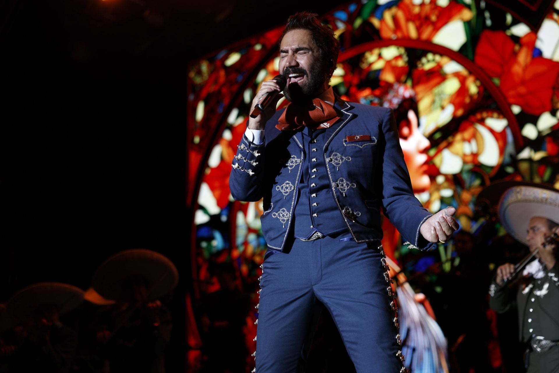 Las mejores imágenes del concierto de Alejandro Fernández en la Virgen del Mar