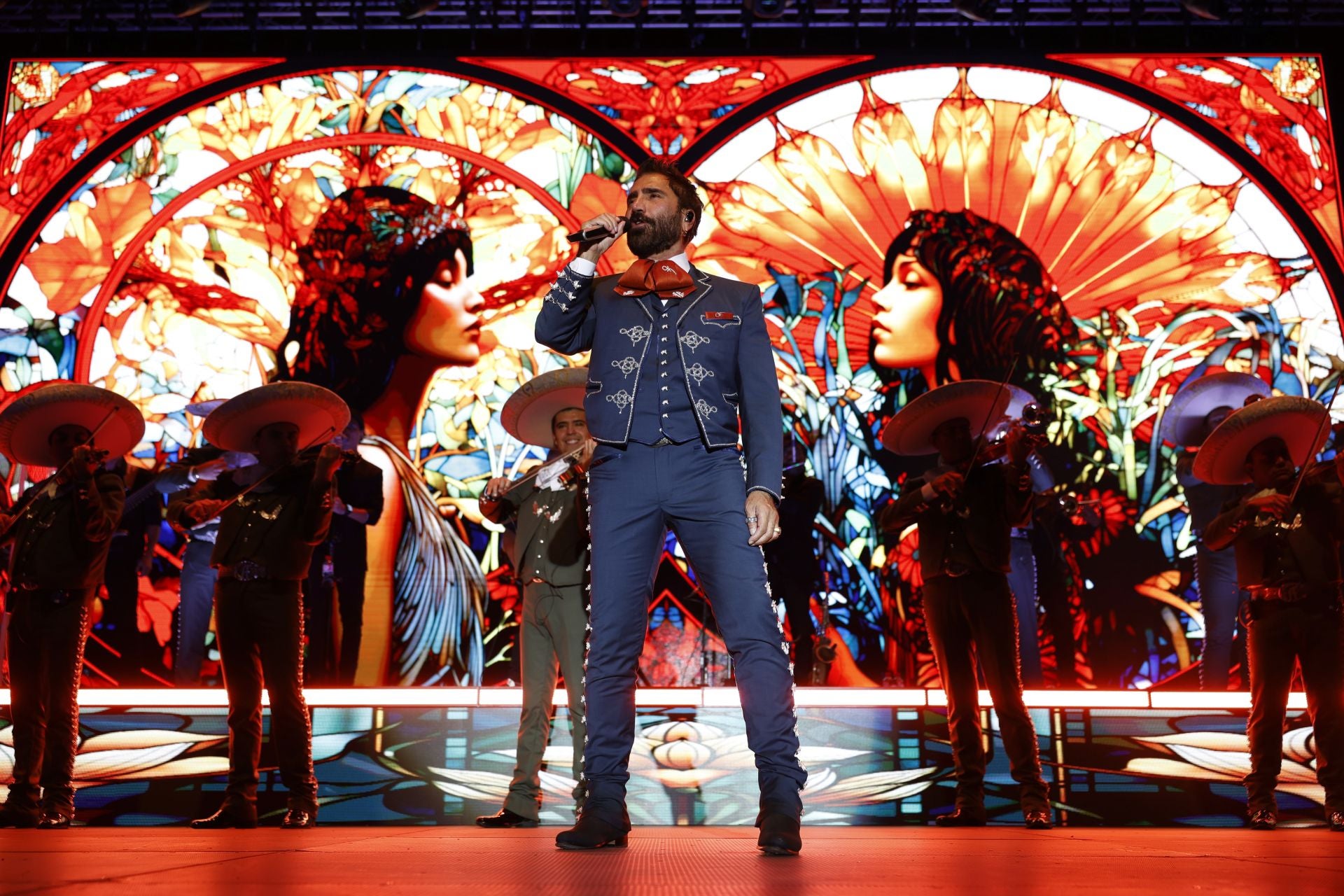 Las mejores imágenes del concierto de Alejandro Fernández en la Virgen del Mar