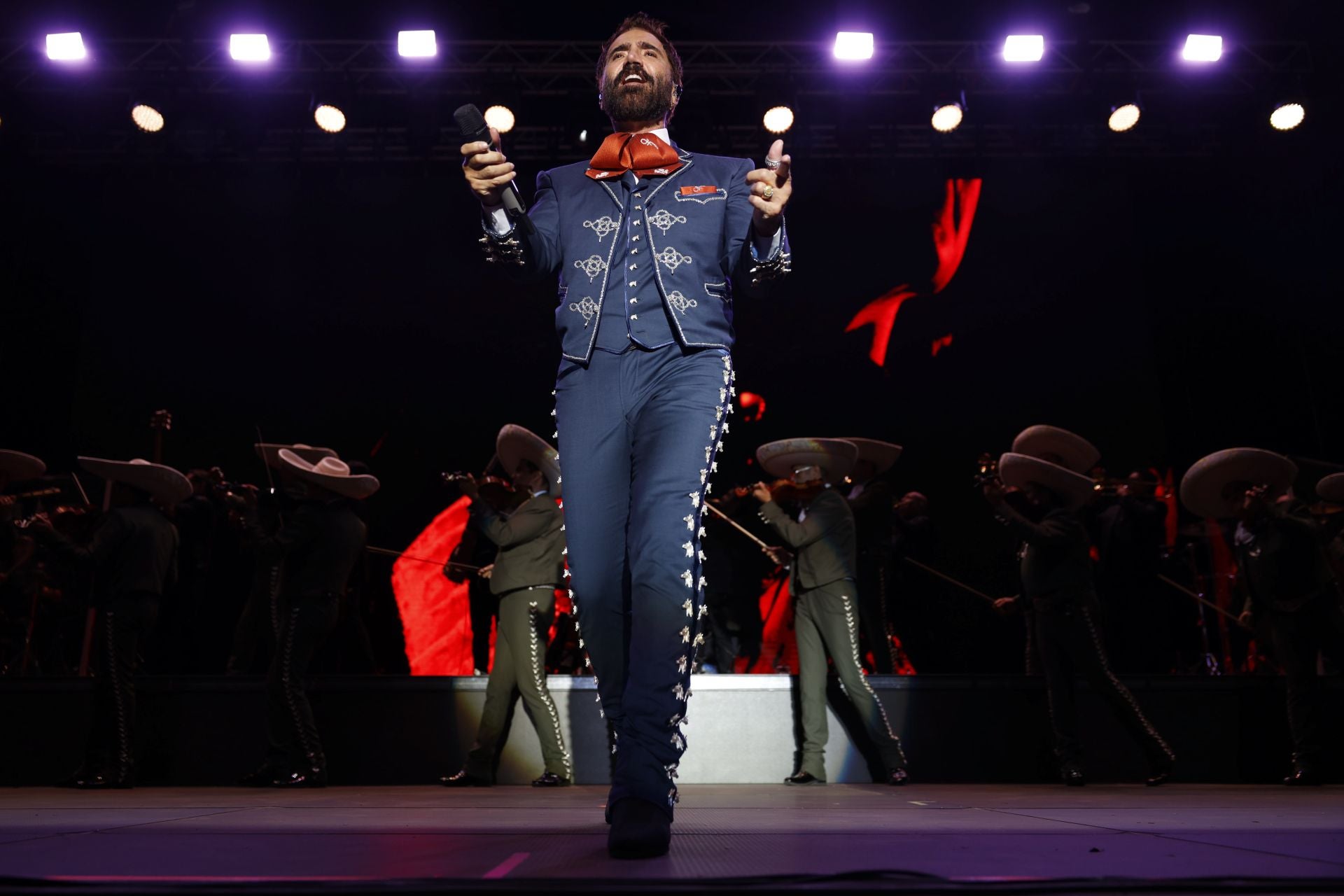 Las mejores imágenes del concierto de Alejandro Fernández en la Virgen del Mar