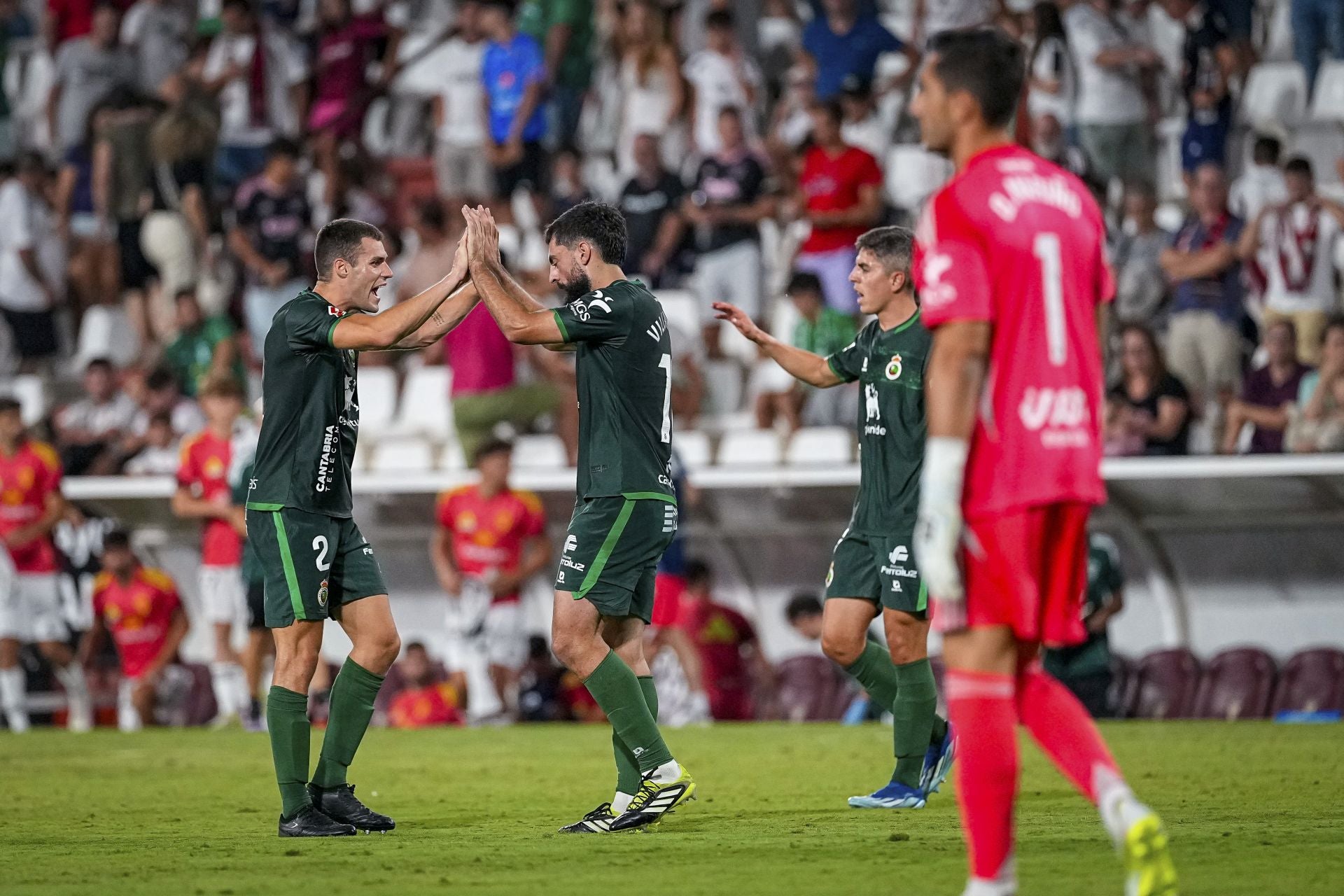 Mantilla, Villalibre e Íñigo Sainz-Maza celebran el triunfo verdiblanco. 