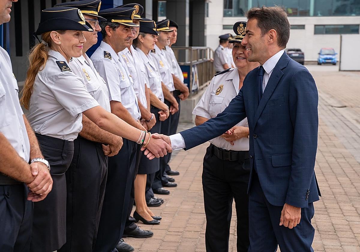 Casares junto a Carmen Martínez, durante la visita de este martes