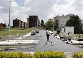 El Gobierno construirá 42 pisos protegidos en El Valle (Torrelavega) dentro de su plan de ampliación del parque público de vivienda.