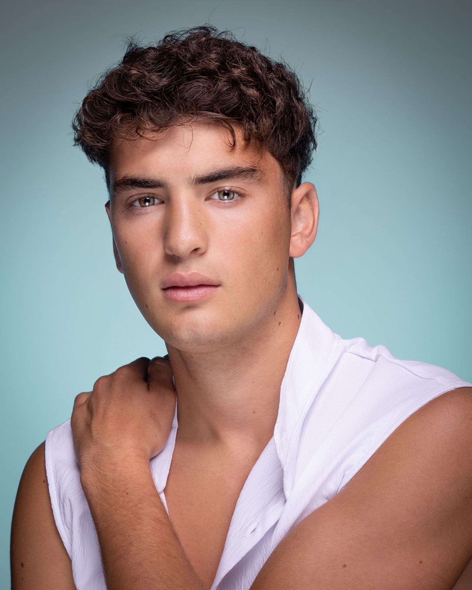 Daniel Sasián, de 18 años, participará por Santillana en la gala del 8 de noviembre. Mide 1,90, es estudiante y cursa Bachillerato.