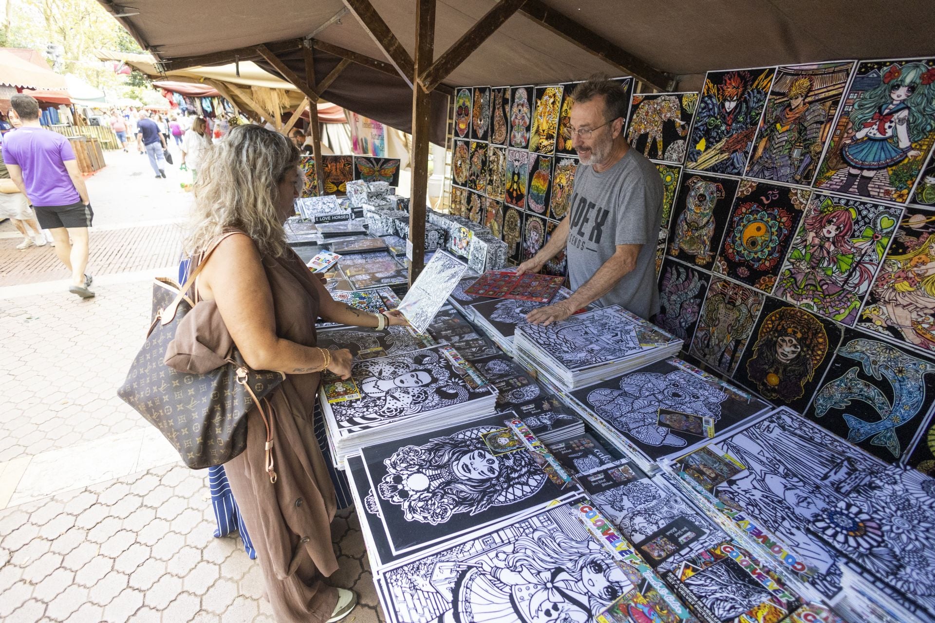 Puestos hasta con imágenes para colorear.