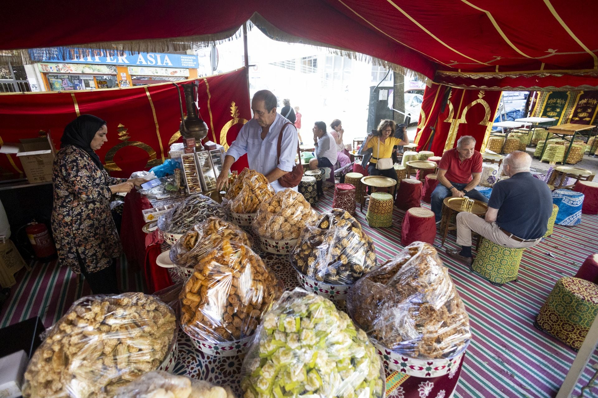 Comida artesanal de todos los sabores y procedencias.