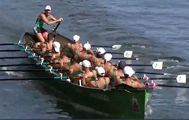 Camargo, en plena boga en aguas de Portugalete.