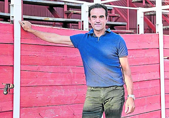 Francisco Javier Chacón antes de comenzar uno de los festejos organizados este verano.