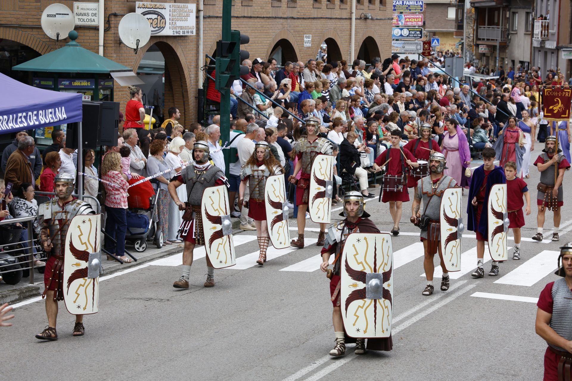 La Guardia Pretoriana acompaña a César Augusto.