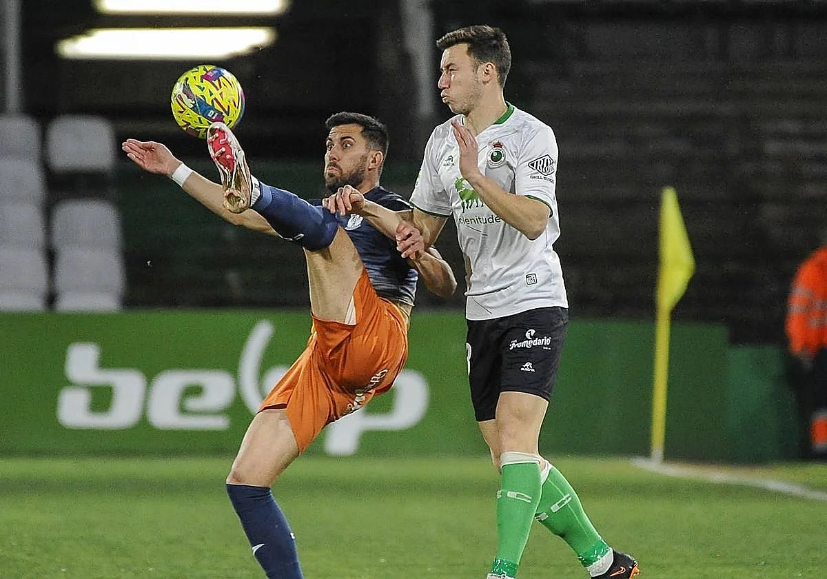 Saúl García, aún con la camiseta del Racing.