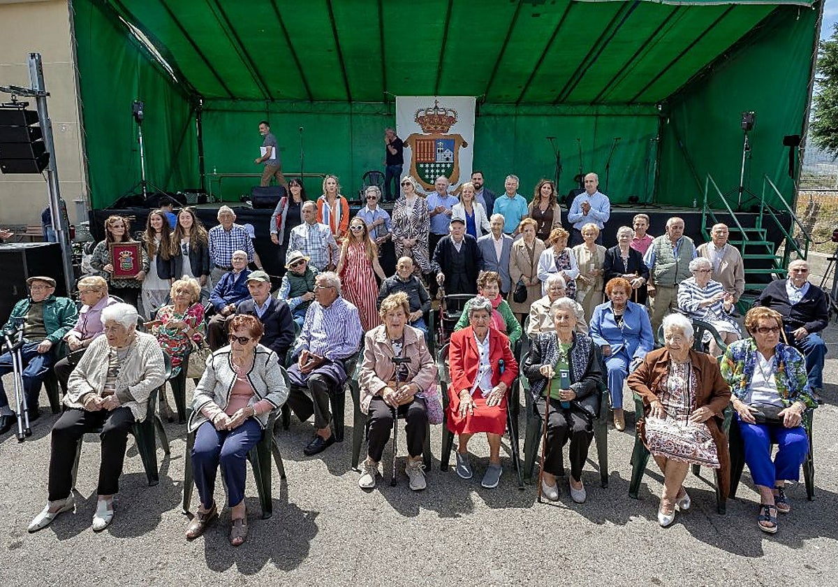Homenaje a los mayores de 90 años de Campoo de Enmedio.