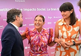 El CEO de Banco Santander, Ignacio Juliá; la presidenta de Cantabria, María José Buruaga; y la secretaria de Estado de Digitalización, María Gondález.