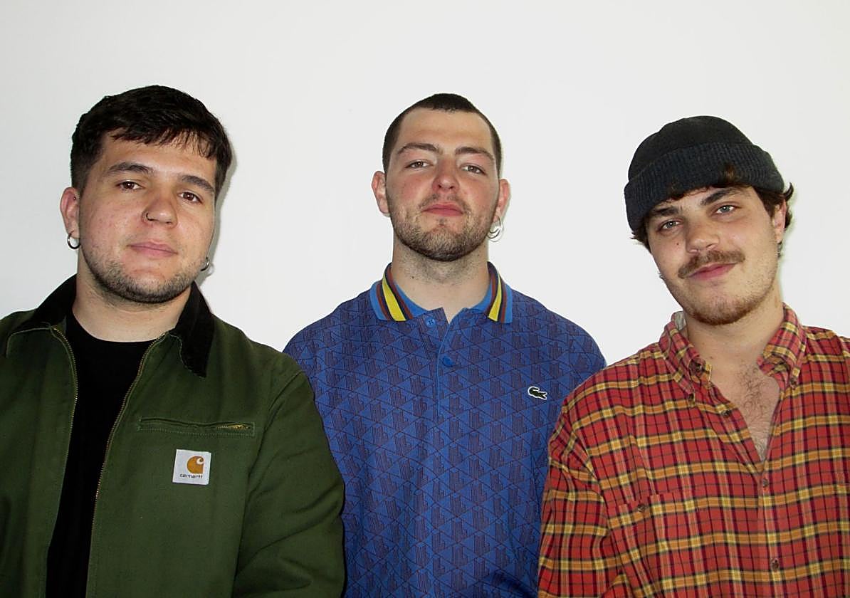 De izquierda a derecha, Eneko Arbea, Nicolás Alvear y Adrián Buenaga.