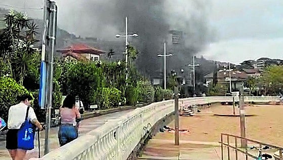 Un herido y un coche calcinado en el incendio de un garaje en Castro