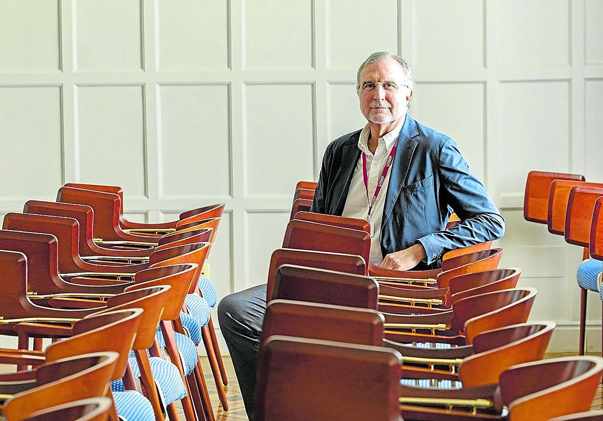 José María Ezquiaga, arquitecto y urbanista, esta semana, en el aula biblioteca de La Magdalena.