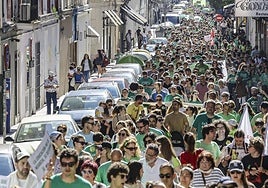 Los docentes se manifestaron en las calles de Santander el pasado 29 de mayo por la subida salarial.