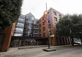 El Instituto Social de la Marina, en la calle Sotileza del Barrio Pesquero.