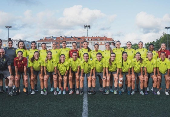 La nueva plantilla del Racing para afrontar la Segunda RFEF femenina.